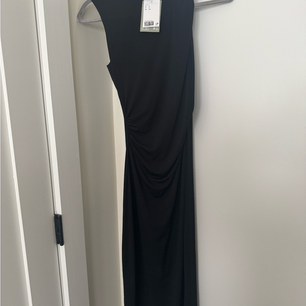 H&M TWIST-DETAIL ONE-SHOULDER DRESS